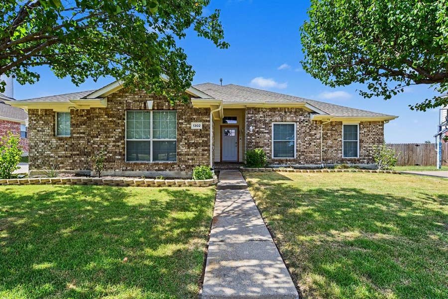 Property photo for 1302 Buckingham Drive, Forney, TX