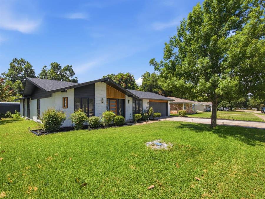 Property photo for 11348 Carissa Drive, Dallas, TX