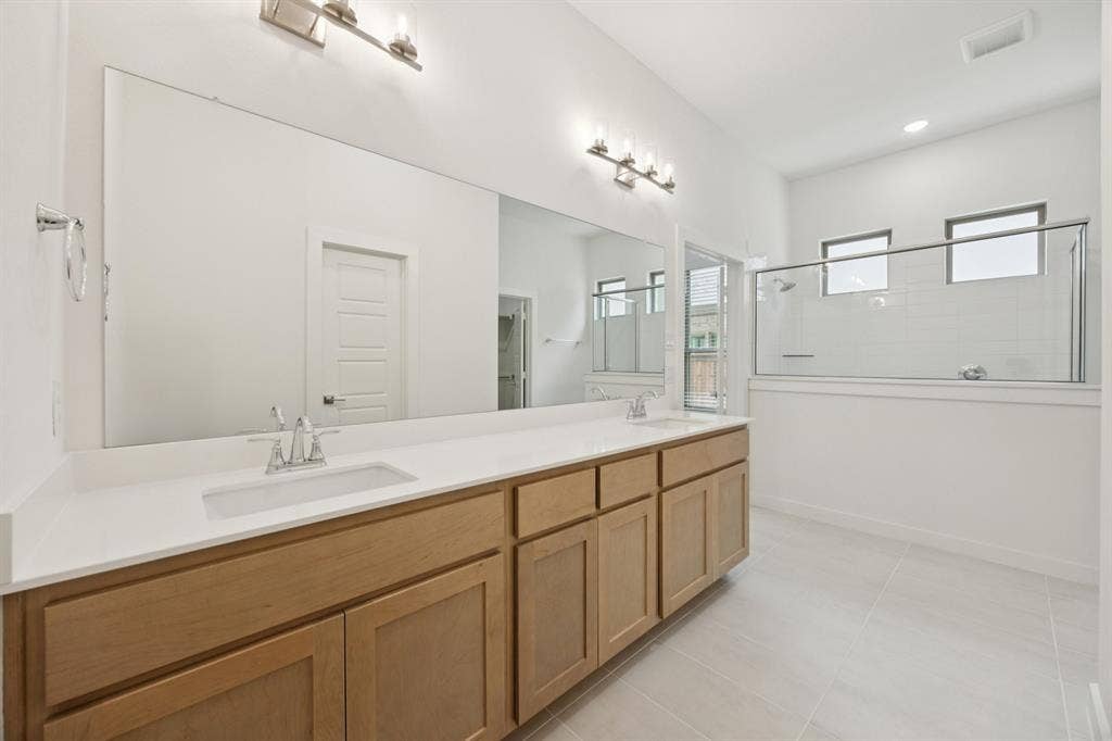 4713 Starlight Drive, McKinney, TX 75071 Primary Bathroom in the Monet II home plan by Trophy Signature Homes – REPRESENTATIVE PHOTO