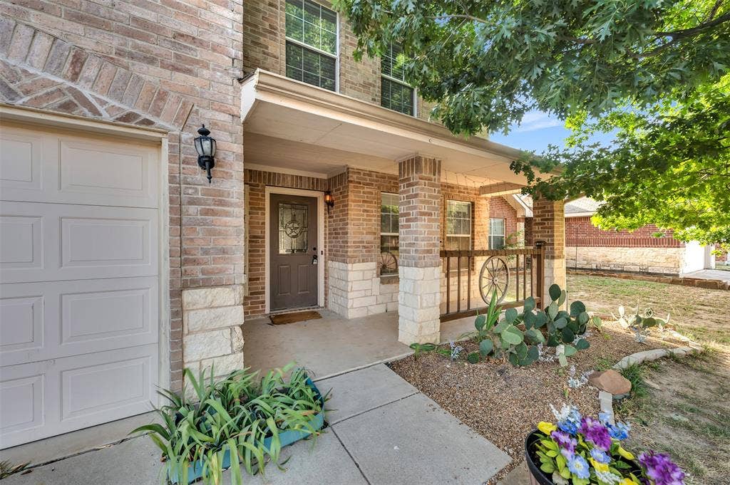 9017 Graywolf Ridge Trail, Fort Worth, TX 76244 View of entrance to property