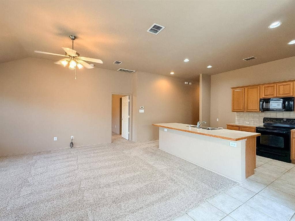 633 Canoe Way, Crowley, TX 76036 633 Canoe Way, Crowley, TX 76036