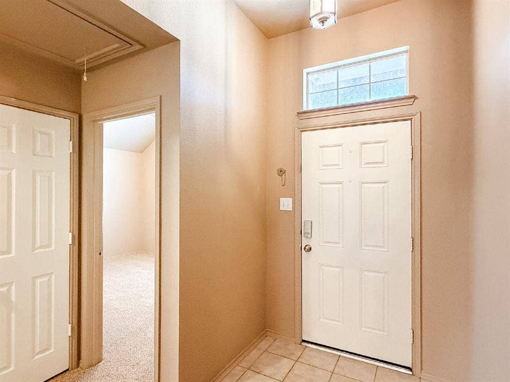633 Canoe Way, Crowley, TX 76036 633 Canoe Way, Crowley, TX 76036
