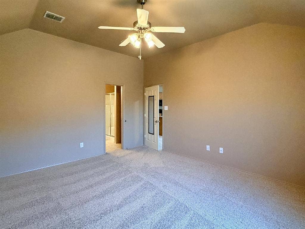 633 Canoe Way, Crowley, TX 76036 633 Canoe Way, Crowley, TX 76036