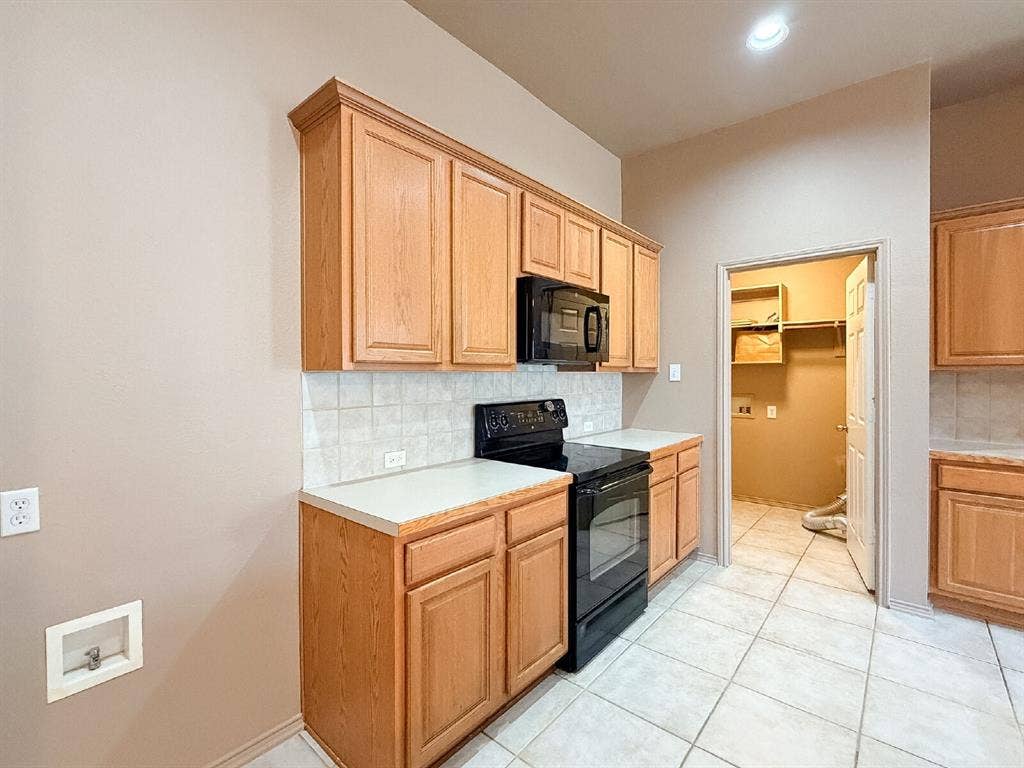 633 Canoe Way, Crowley, TX 76036 633 Canoe Way, Crowley, TX 76036