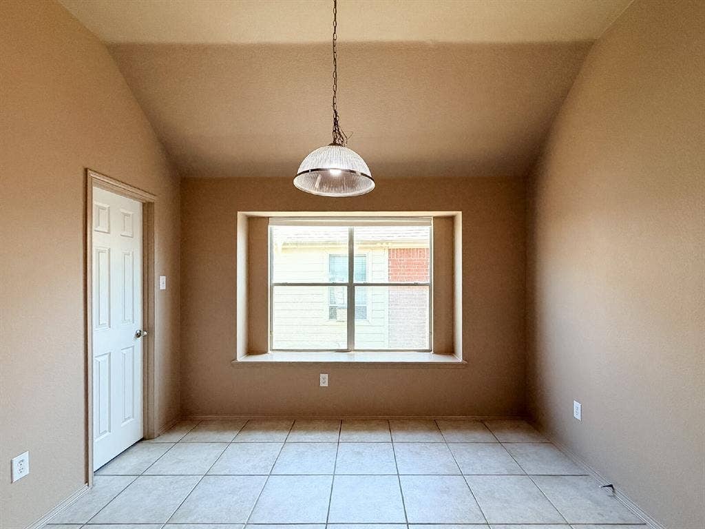 633 Canoe Way, Crowley, TX 76036 633 Canoe Way, Crowley, TX 76036