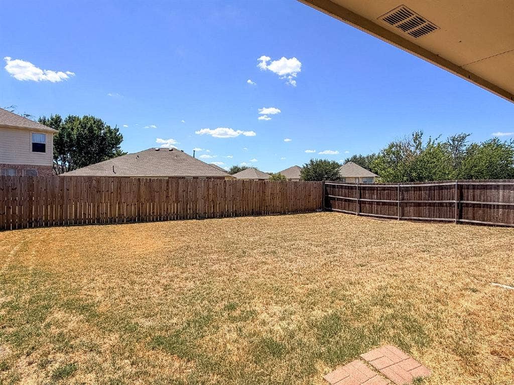 633 Canoe Way, Crowley, TX 76036 633 Canoe Way, Crowley, TX 76036