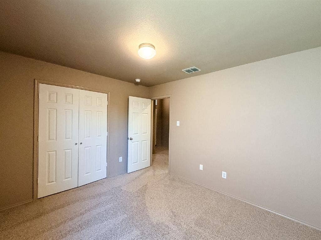 633 Canoe Way, Crowley, TX 76036 633 Canoe Way, Crowley, TX 76036