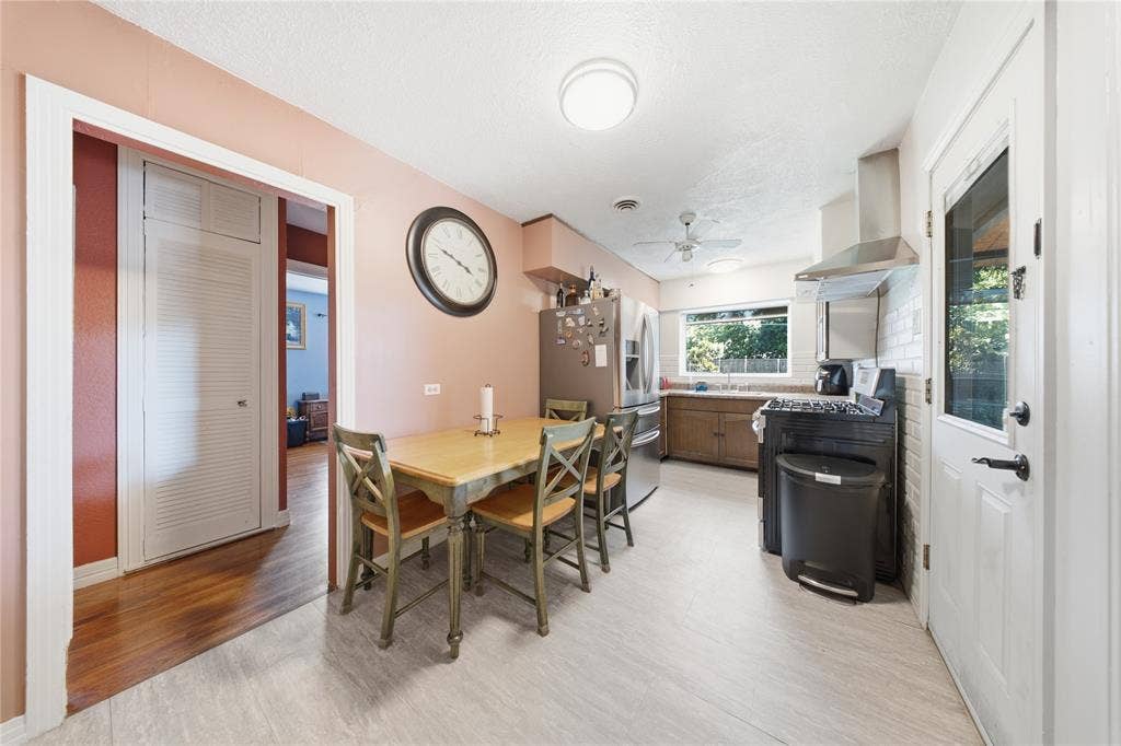 3708 Matador Drive, Dallas, TX 75220 3708 Matador Drive, Dallas, TX 75220
