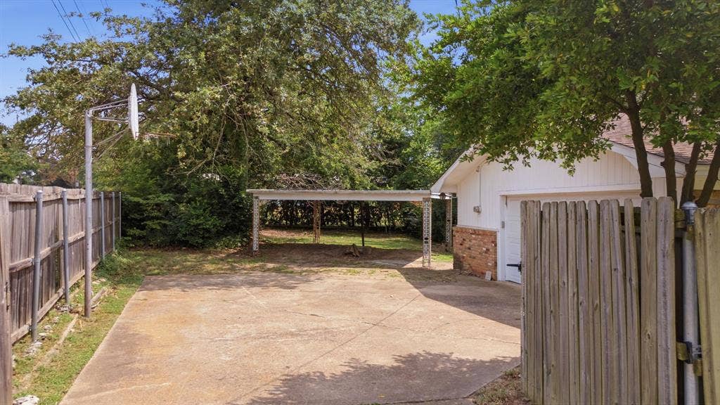 3327 Craftdale Drive, Tyler, TX 75701 3327 Craftdale Drive, Tyler, TX 75701