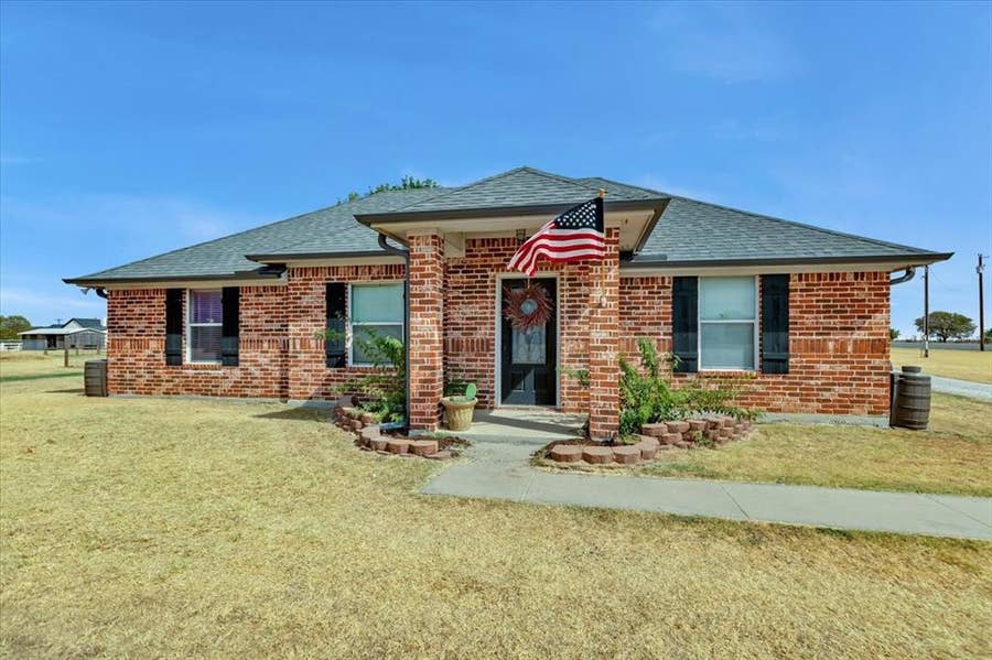 Property photo for 229 Harvey Lane, Decatur, TX