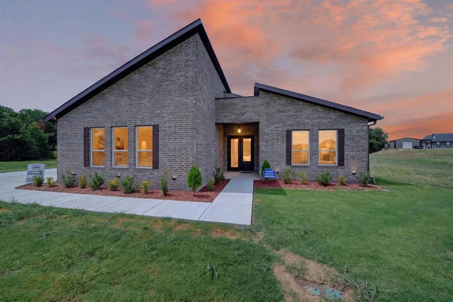 Property photo for 1250 Southfork, Waxahachie, TX