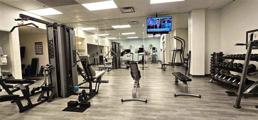 6211 W Northwest Highway, #C253 West Wing Unit, Dallas, TX 75225 6211 W Northwest Highway, #C253 West Wing Unit, Dallas, TX 75225