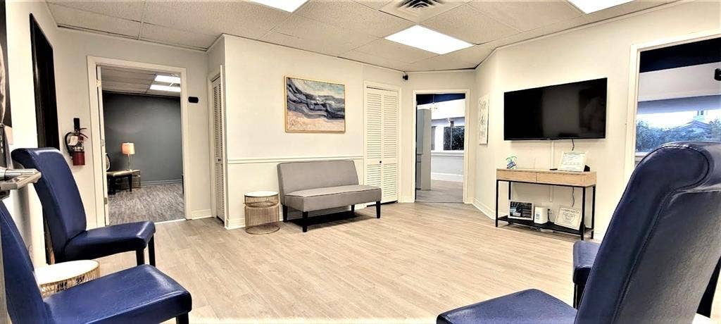 6211 W Northwest Highway, #C253 West Wing Unit, Dallas, TX 75225 6211 W Northwest Highway, #C253 West Wing Unit, Dallas, TX 75225
