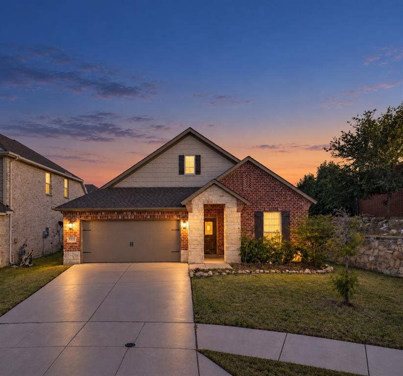 Property photo for 7337 Howling Coyote Lane, Fort Worth, TX