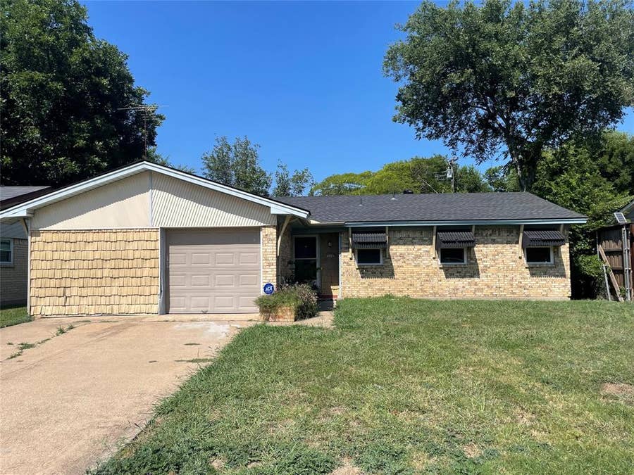 Property photo for 114 Crestridge Drive, Hutchins, TX
