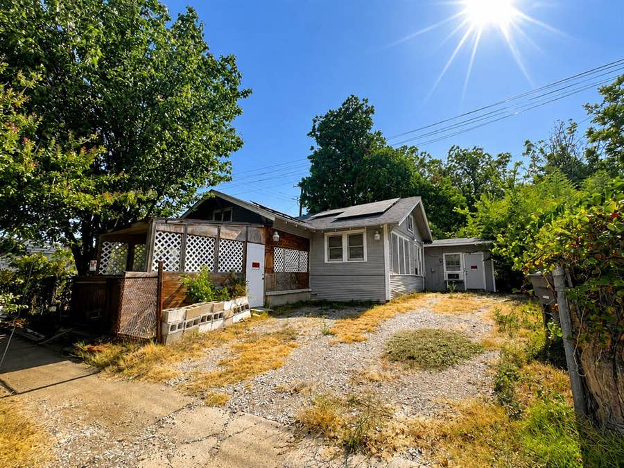 Property photo for 110 N Marlborough Avenue, Dallas, TX