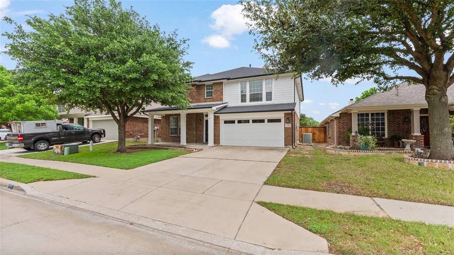 Property photo for 9208 Comanche Ridge Drive, Fort Worth, TX