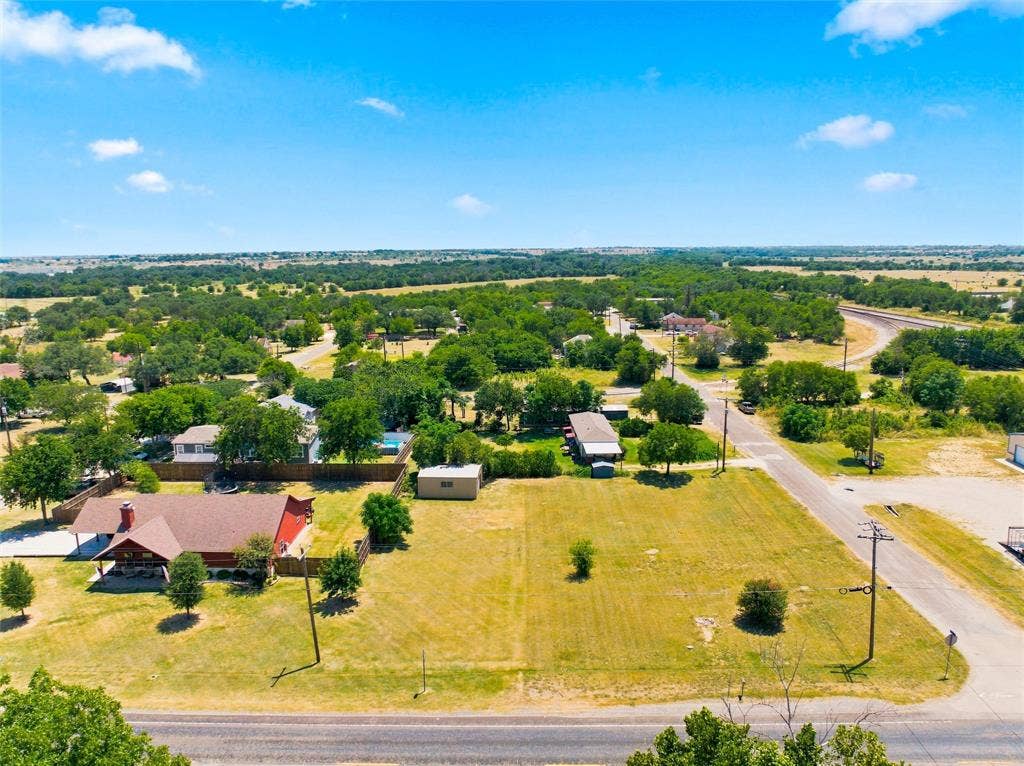 000 E 5th Street, Crawford, TX 76638 000 E 5th Street, Crawford, TX 76638