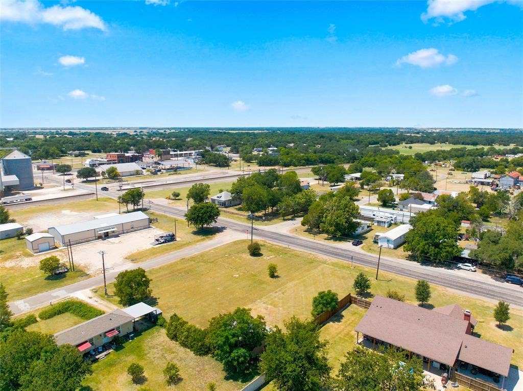 000 E 5th Street, Crawford, TX 76638 000 E 5th Street, Crawford, TX 76638