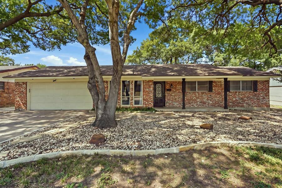 Property photo for 5709 Starlight Drive, Haltom City, TX