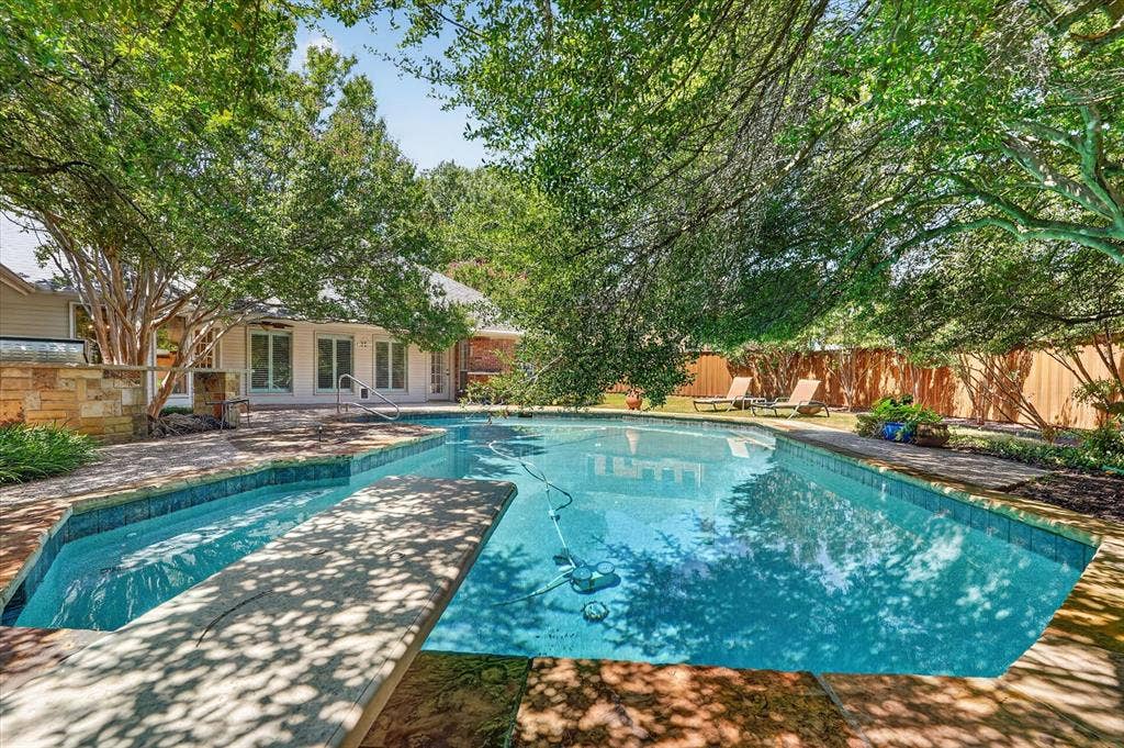2132 Donna Drive, Plano, TX 75074 2132 Donna Drive, Plano, TX 75074