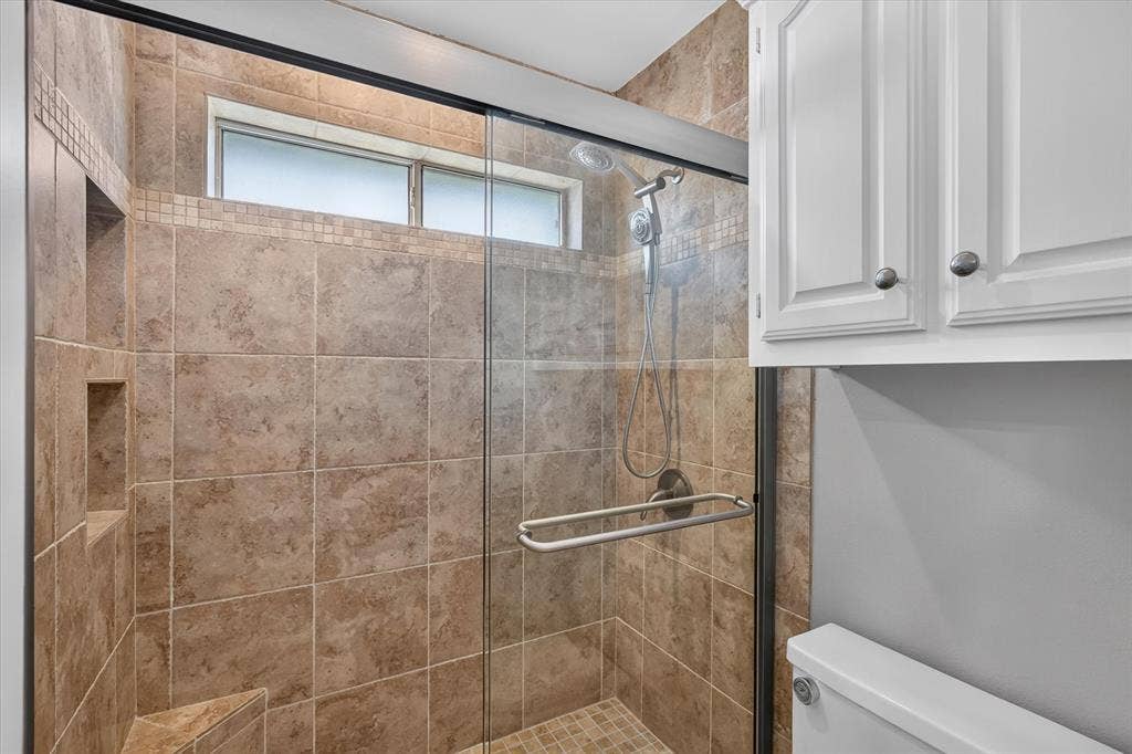 2132 Donna Drive, Plano, TX 75074 2132 Donna Drive, Plano, TX 75074