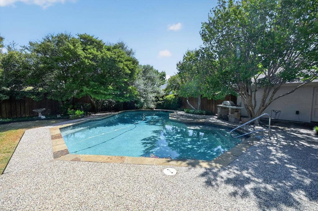 2132 Donna Drive, Plano, TX 75074 2132 Donna Drive, Plano, TX 75074