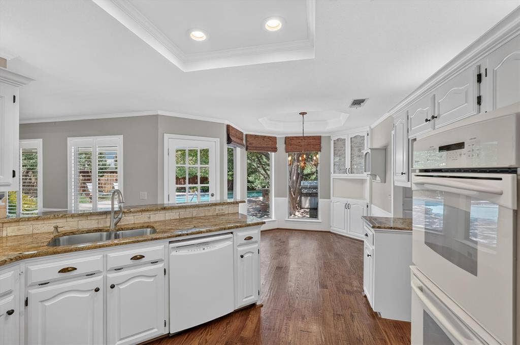 2132 Donna Drive, Plano, TX 75074 2132 Donna Drive, Plano, TX 75074