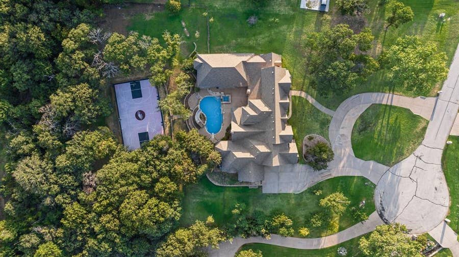 Property photo for 685 Knob Hill Court, Argyle, TX
