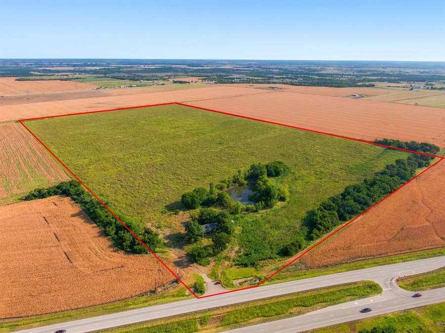 Property photo for 8424 W Ennis Avenue, Ennis, TX
