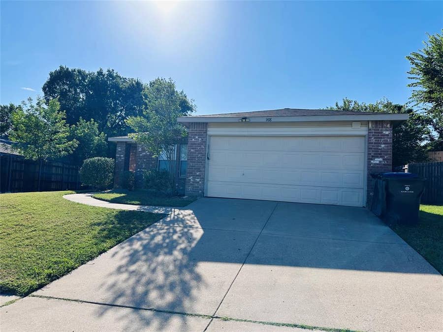 Property photo for 1418 Mill Branch Drive, Garland, TX