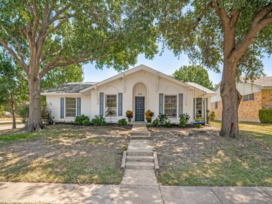 Property photo for 2600 Montclair Lane, Mesquite, TX