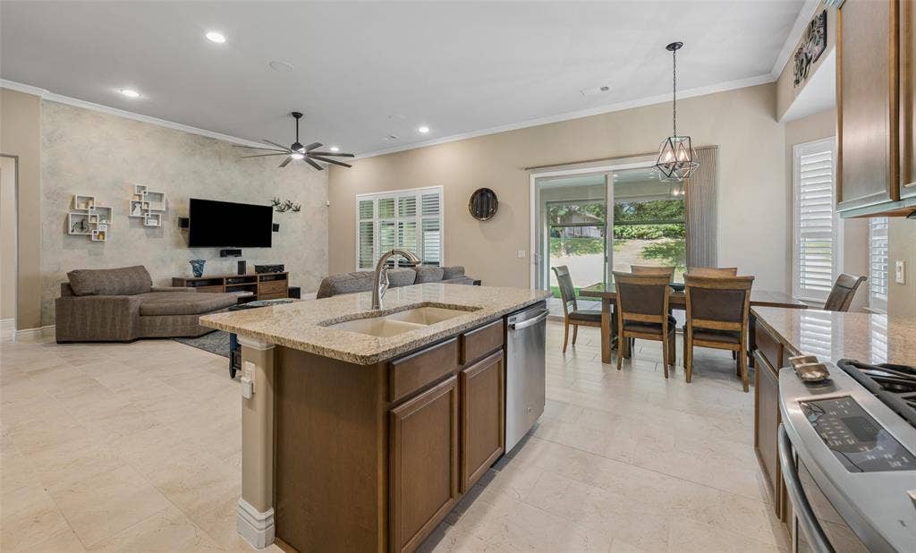 9905 Teakwood Avenue, Denton, TX 76207 9905 Teakwood Avenue, Denton, TX 76207