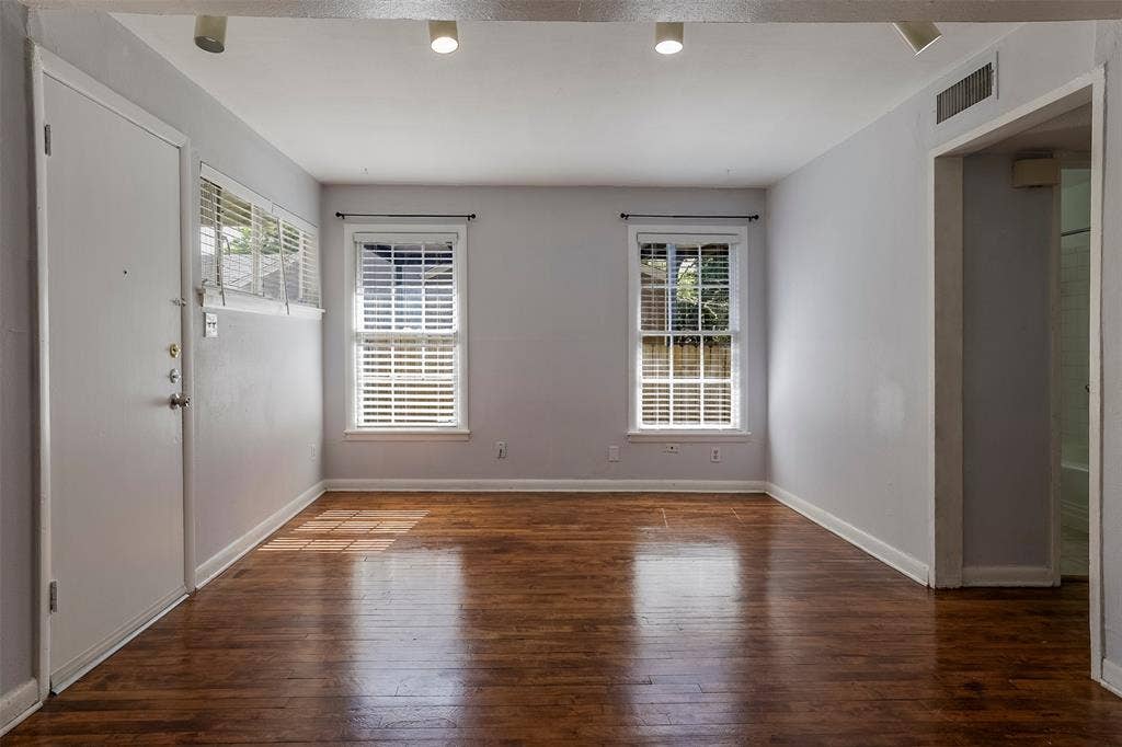 3931 Dexter Avenue, Fort Worth, TX 76107 3931 Dexter Avenue, Fort Worth, TX 76107