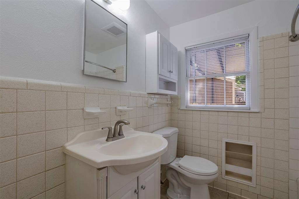 3931 Dexter Avenue, Fort Worth, TX 76107 3931 Dexter Avenue, Fort Worth, TX 76107