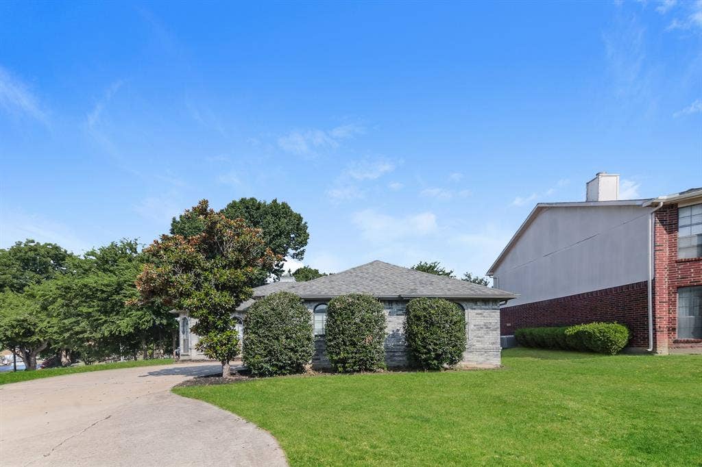 701 Long Hill Court, McKinney, TX 75071