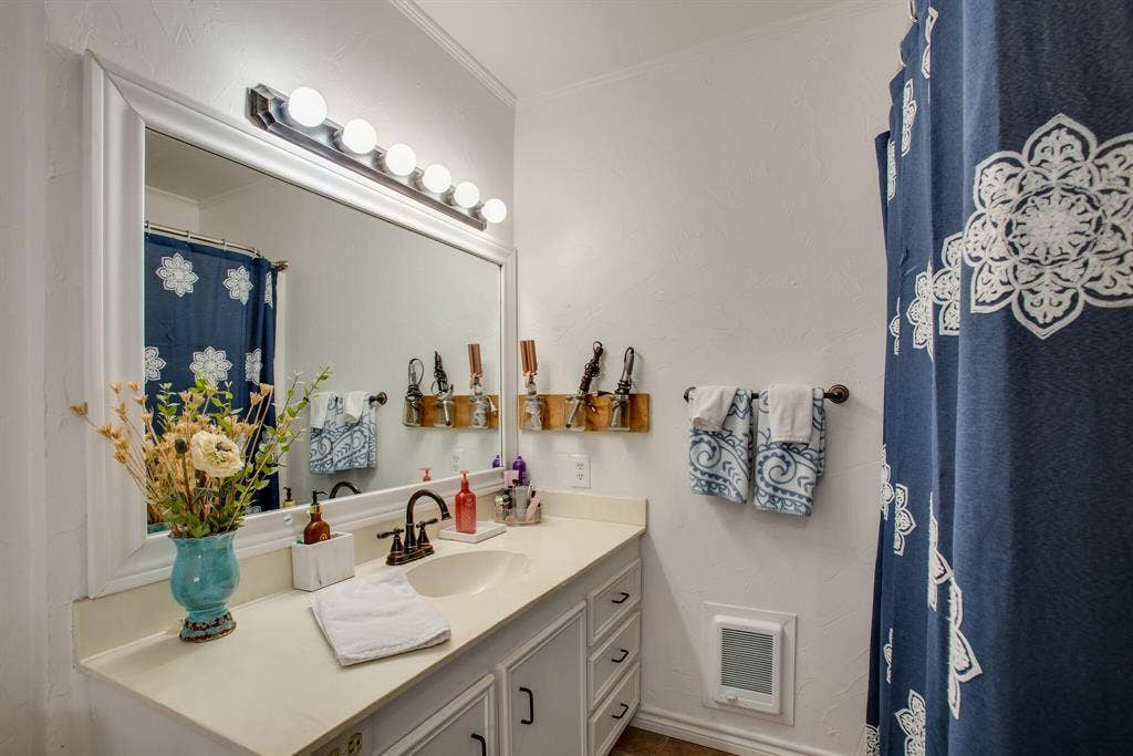 137 Oak Haven Drive, Gun Barrel City, TX 75156 137 Oak Haven Drive, Gun Barrel City, TX 75156