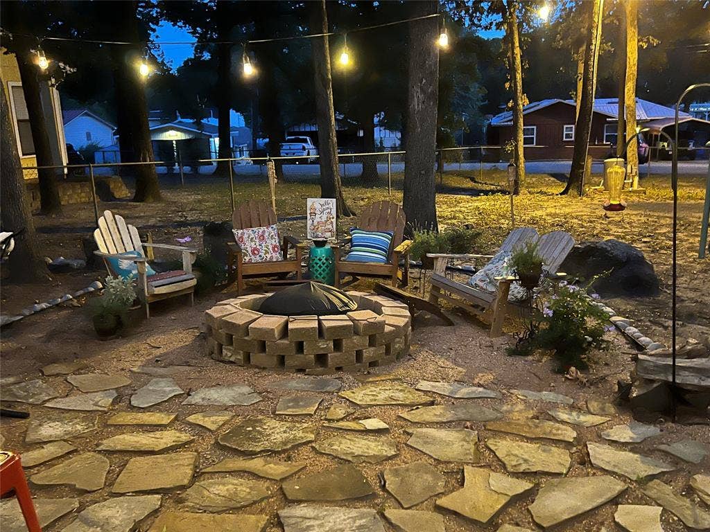 137 Oak Haven Drive, Gun Barrel City, TX 75156 Firepit area