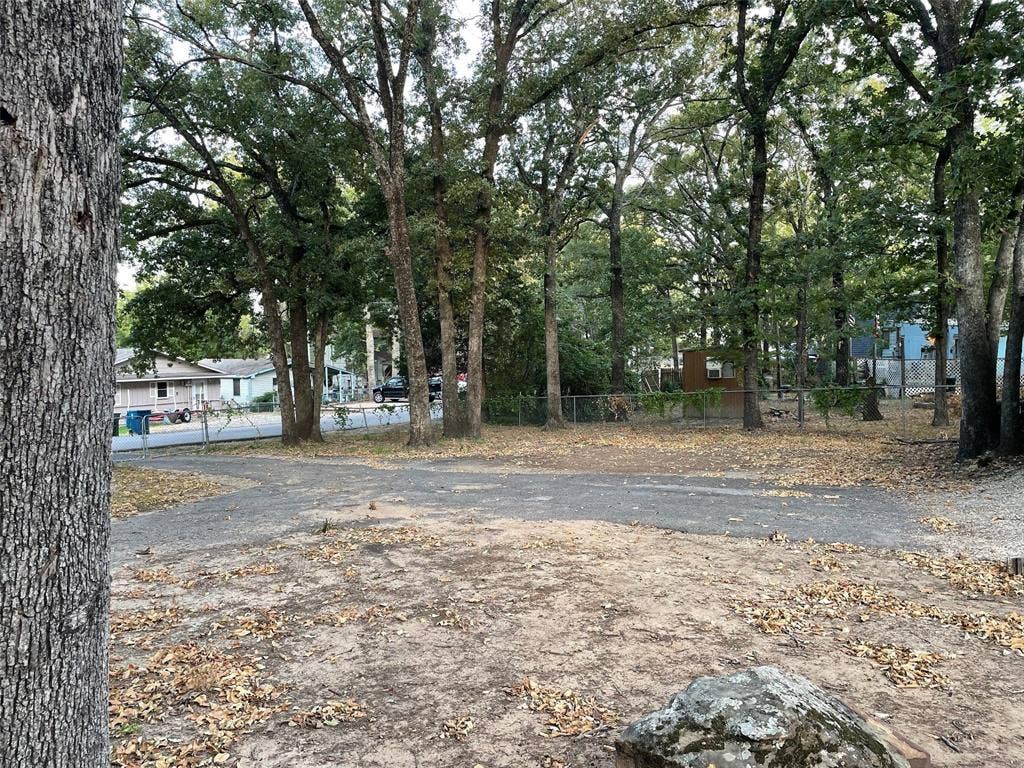 137 Oak Haven Drive, Gun Barrel City, TX 75156 RV and/or Boat parking with large gate and turn around