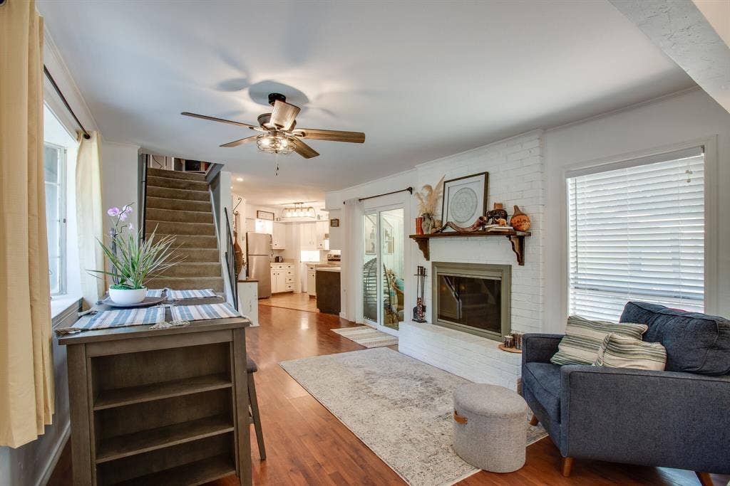 137 Oak Haven Drive, Gun Barrel City, TX 75156 Dining area, Bay window, and fireplace