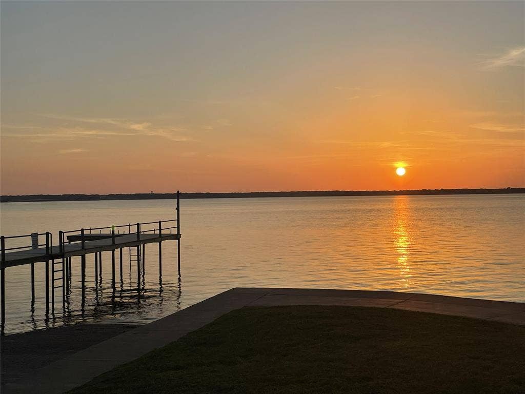 137 Oak Haven Drive, Gun Barrel City, TX 75156 In one of two HOA areas