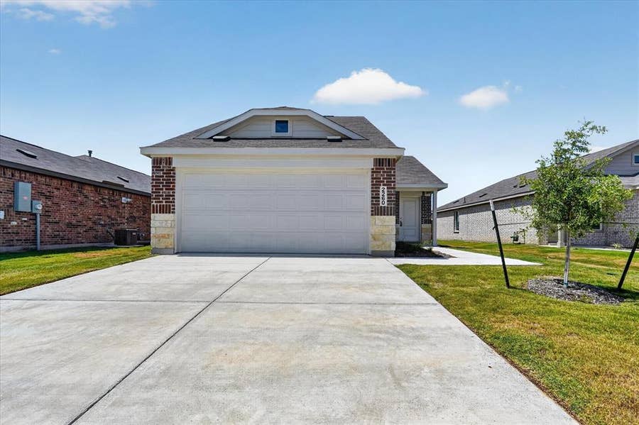 Property photo for 2260 Neyland Drive, Ennis, TX