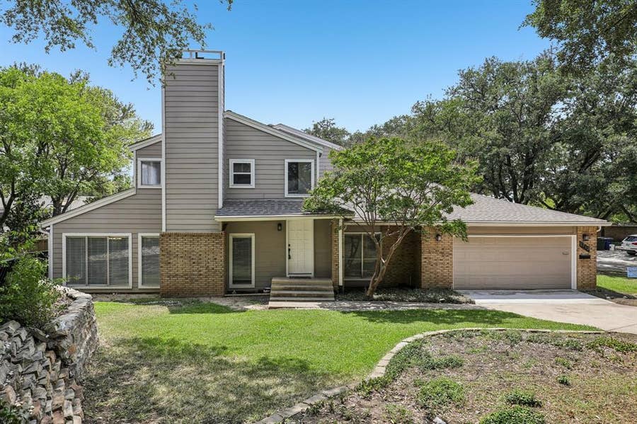 Property photo for 2712 Meadowstone Court, Carrollton, TX