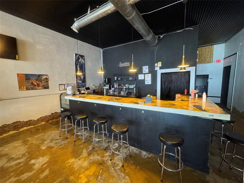 201 W 6th Street, #210, Ferris, TX 75125 201 W 6th Street, #210, Ferris, TX 75125