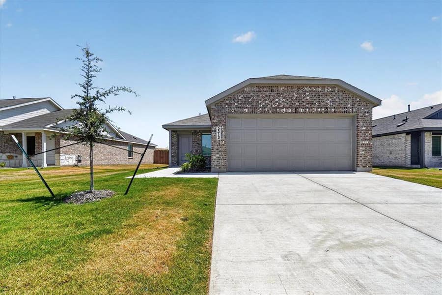 Property photo for 2213 Neyland Drive, Ennis, TX