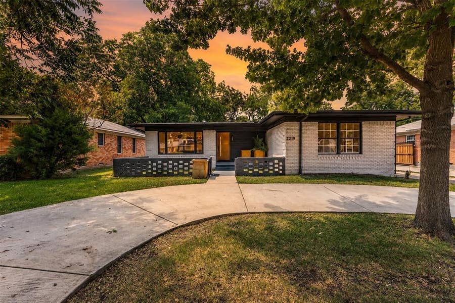 Property photo for 7219 E Mockingbird Lane, Dallas, TX