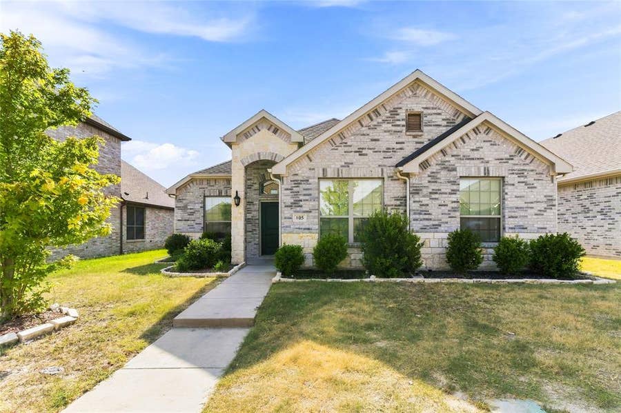 Property photo for 105 Finlee Lane, Red Oak, TX