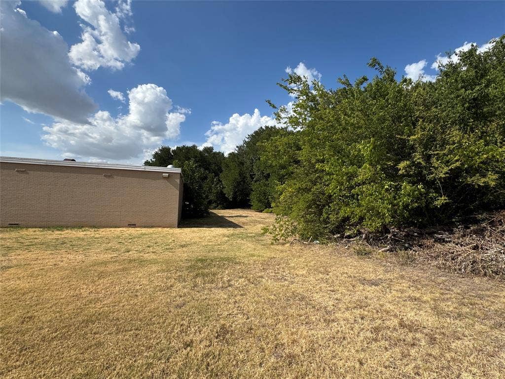 322 N Belt Line Road, Grand Prairie, TX 75050 322 N Belt Line Road, Grand Prairie, TX 75050
