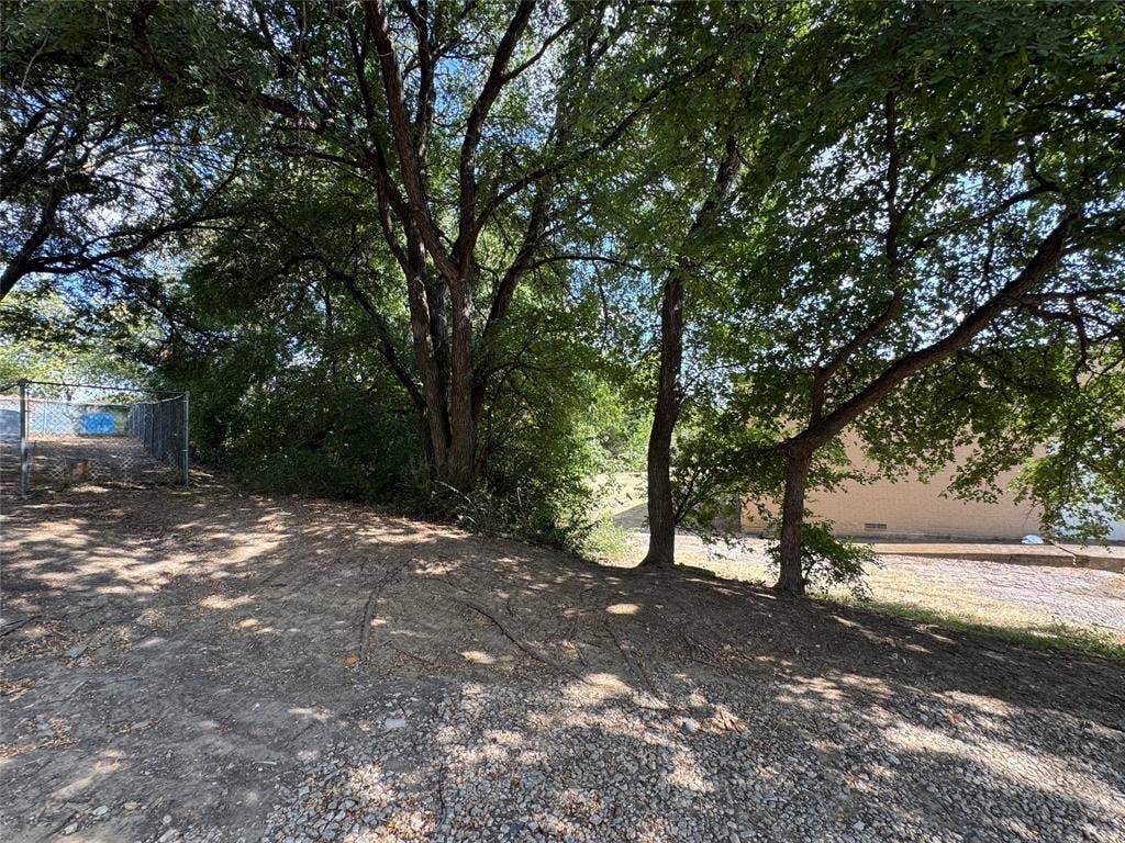 322 N Belt Line Road, Grand Prairie, TX 75050 322 N Belt Line Road, Grand Prairie, TX 75050