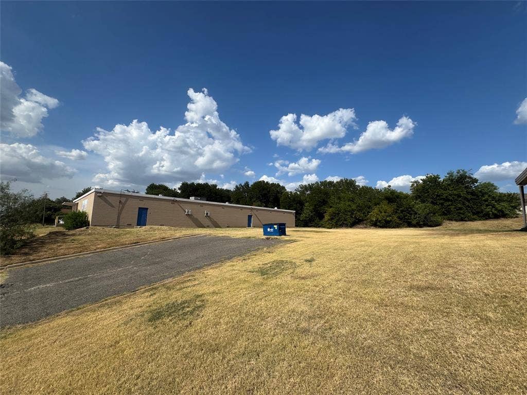 322 N Belt Line Road, Grand Prairie, TX 75050 322 N Belt Line Road, Grand Prairie, TX 75050